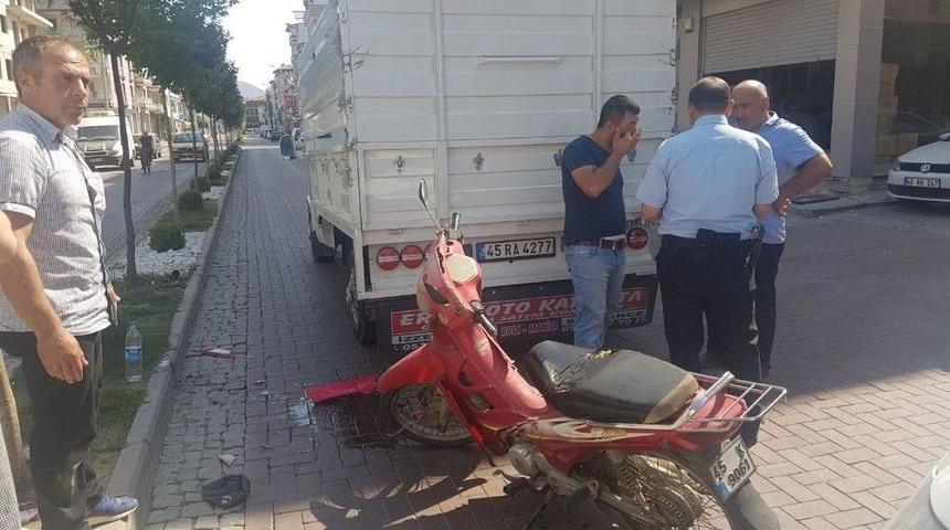 Kula&rsquo;da Motosiklet Kazası: 1 Yaralı