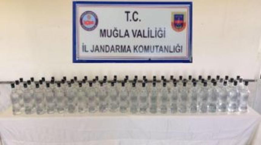 Akb&uuml;k'te 125 Şişe Ka&ccedil;ak I&ccedil;ki Ele Ge&ccedil;irildi