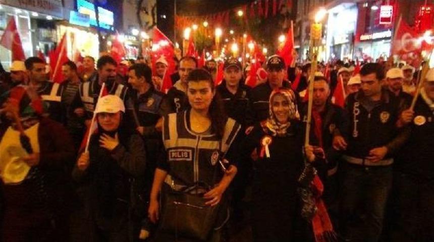 Kars, Şehitler I&ccedil;in Tek Y&uuml;rek Oldu