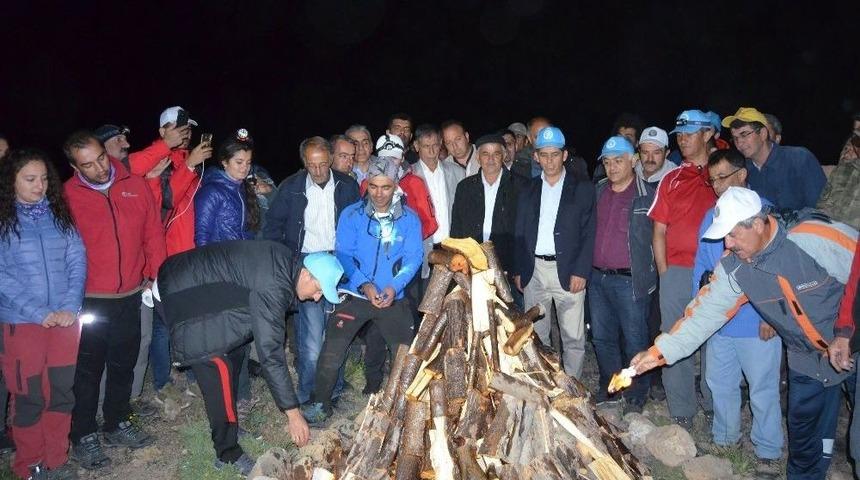 S&uuml;phan Dağı&rsquo;nda Demokrasi Ateşi Yakıldı