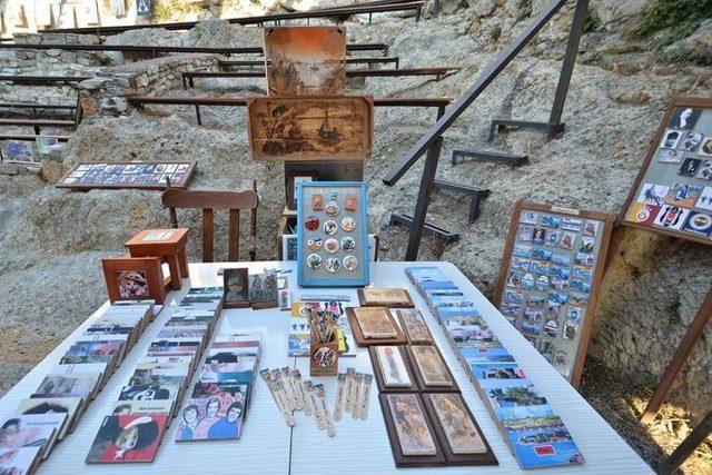 Foça’da “beş Kapılı” Sanat Galerisi