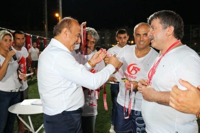 15 Temmuz Şehitleri Anısına D&uuml;zenlenen Futbol Turnuvası Tamamlandı 2