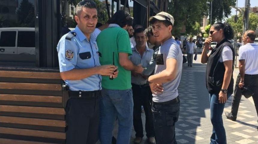 Polis Ş&uuml;pheli Şahısları Yakaladı