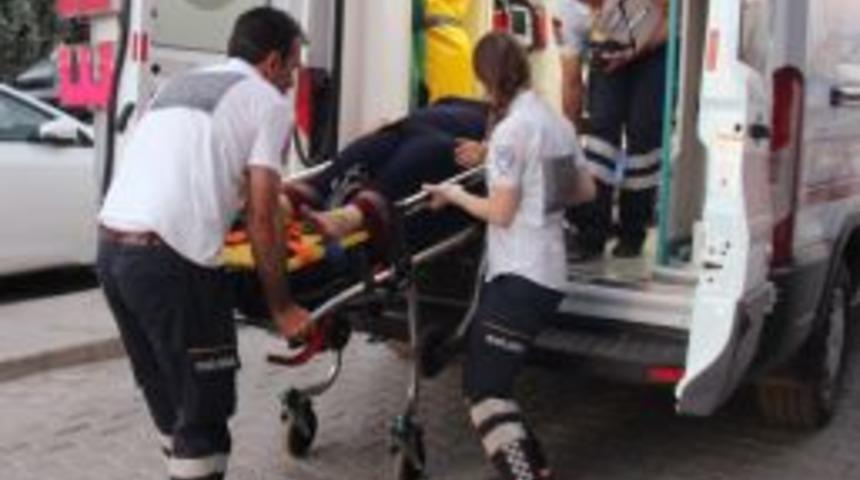 Elazığ&rsquo;da Kerpi&ccedil; Evin Balkonu &Ccedil;&ouml;kt&uuml;: 1 Yaralı