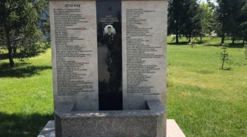 &Ouml;mer Halisdemir&rsquo;in Şehit D&uuml;şt&uuml;ğ&uuml; Yerde Anıt