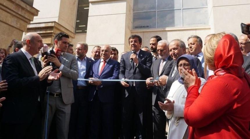 Dika İran&rsquo;da T&uuml;rk Ticaret Merkezi A&ccedil;ılışı Ve T&uuml;rkiye-iran İş Forumuna Katıldı