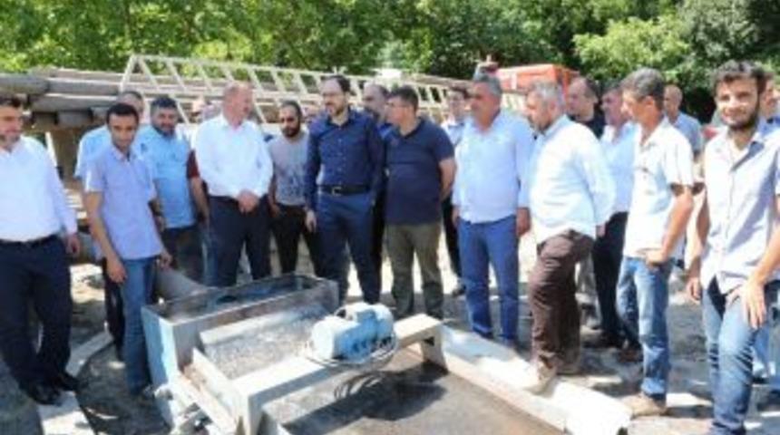 Bir İl&ccedil;eyi İhya Edecek Su Bin Metreden Fışkırdı