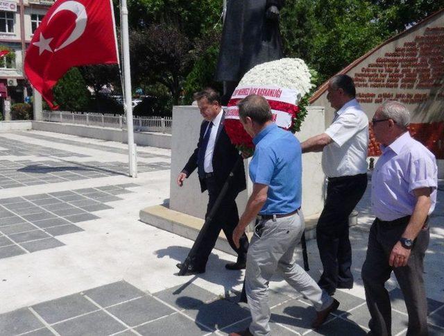 Çanakkale Chp’den 15 Temmuz Şehitleri İçin Çelenk