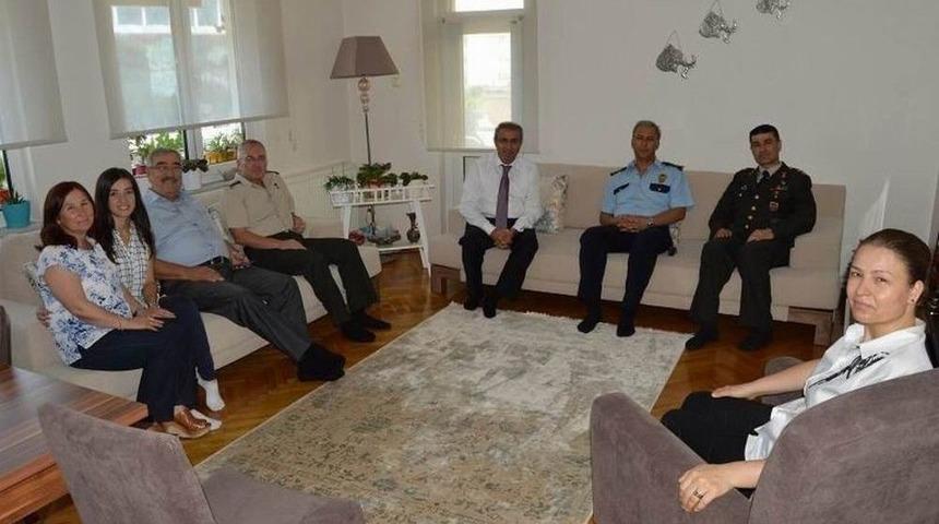 L&uuml;leburgaz Protokol&uuml; Şehit Ailelerini Unutmadı