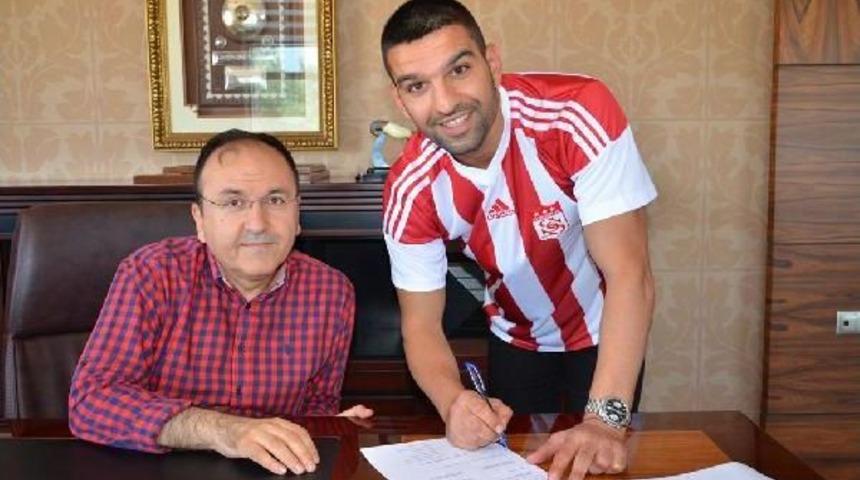 Sivasspor, Muhammet Demir Ile 2 Yıllık S&ouml;zleşme Imzaladı