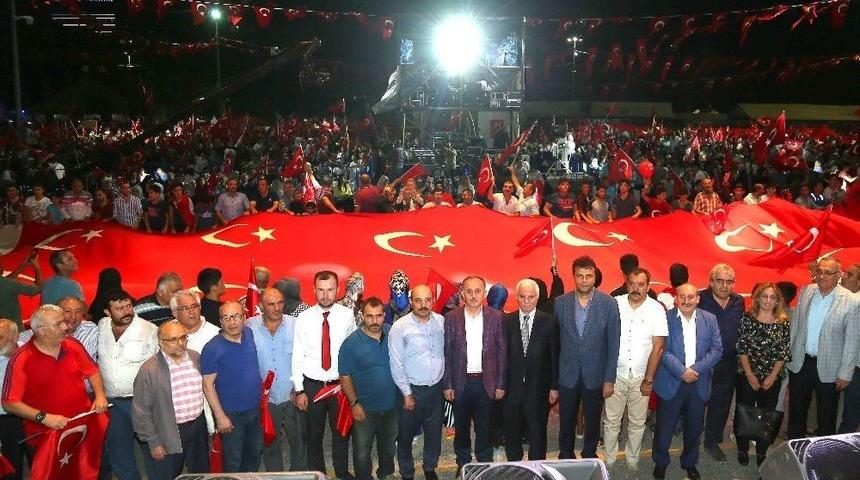 Müslüman Alimler Bağcılar’da 15 Temmuz Demokrasi Nöbetlerine Katıldı