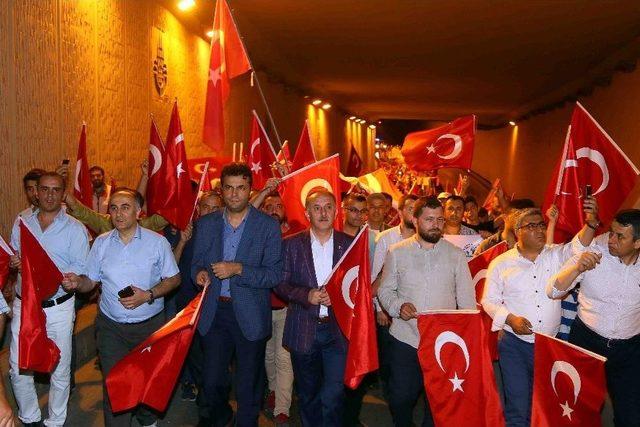 Müslüman Alimler Bağcılar’da 15 Temmuz Demokrasi Nöbetlerine Katıldı