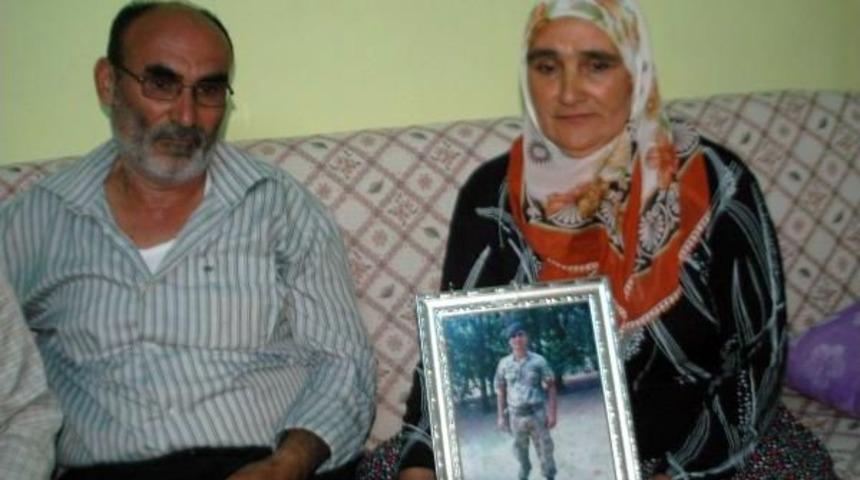 'halka Ateş A&ccedil;' Emrine Uymayıp Intihar Eden Astsubayın Ailesi Şehitlik Istiyor