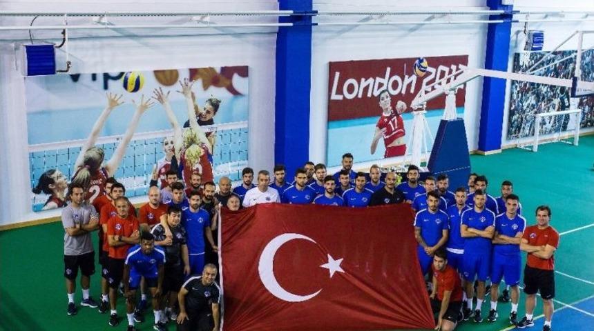 Kasımpaşa&rsquo;da Hazırlıklar S&uuml;r&uuml;yor