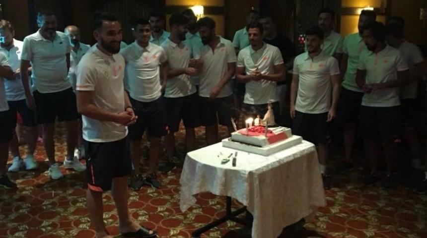 Manisa Bbsk&rsquo;lı Kaan G&uuml;d&uuml;&rsquo;ye Afyon Kampında Erken D&uuml;ğ&uuml;n Kutlaması