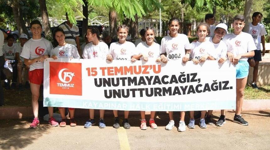 Diyarbakır&rsquo;da 15 Temmuz Demokrasi Zaferi Ve Şehitleri Anma Halk Koşusu Yapıldı