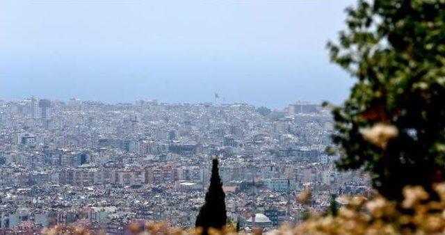 Antalya'da Yüksek Nem Bunaltıyor