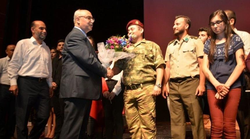 Aydın&rsquo;da &ldquo;demokrasi Destanı&rdquo; Adlı Tiyatro G&ouml;sterisi Sahnelendi