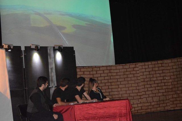 Aydın&rsquo;da &ldquo;demokrasi Destanı&rdquo; Adlı Tiyatro G&ouml;sterisi Sahnelendi 3