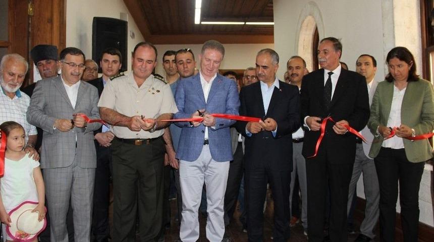 Tarihi Binada 15 Temmuz Fotoğraf Sergisi A&ccedil;ıldı