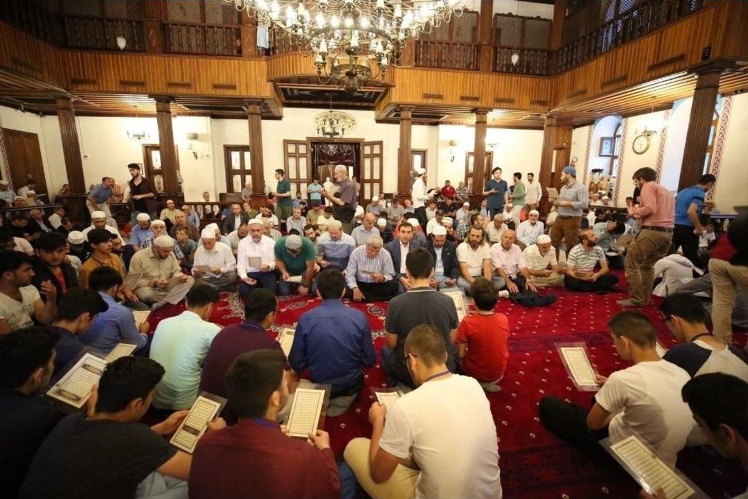 Kocaeli&rsquo;de 249 Hafızla Sabah Namazı Kılındı