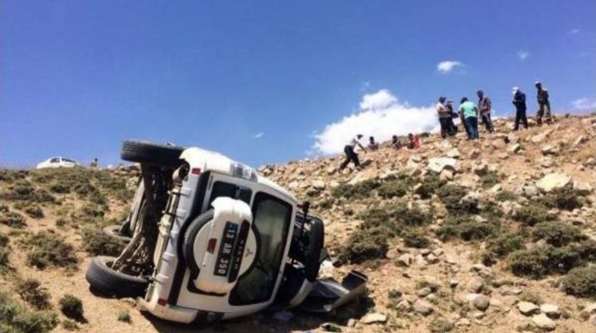 Ambulans S&uuml;phan Dağı&rsquo;Nda Kaza Yaptı; 2 Yaralı