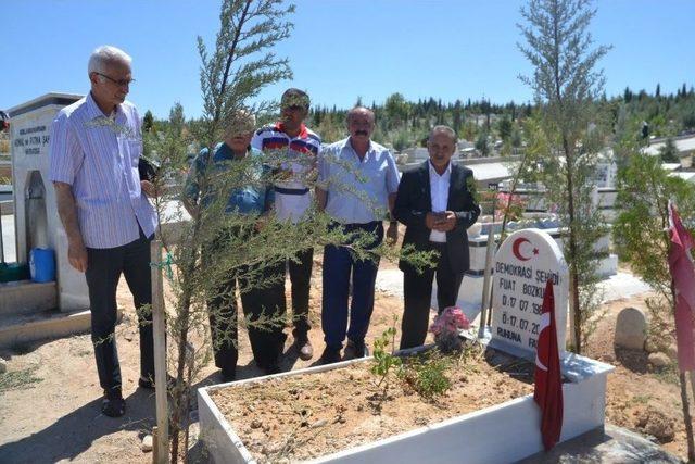 Chp’den 15 Temmuz Şehidinin Mezarına Ziyaret