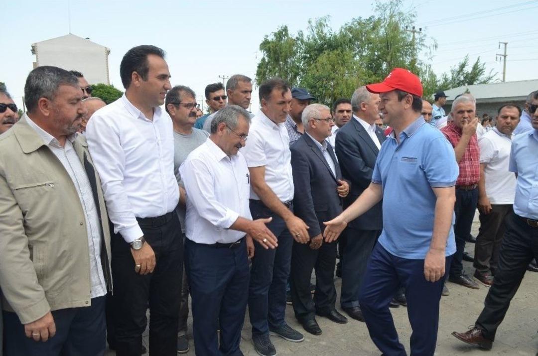 Iğdır&rsquo;da 30 Metrelik Bayrak G&ouml;ndere &Ccedil;ekildi