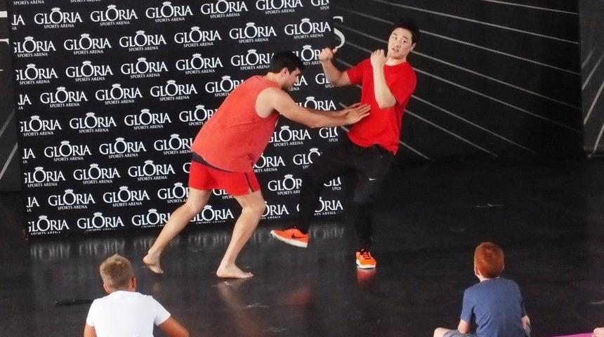 Dünyaca Ünlü Warfare Savunma Sanatları Ustası Dk Yoo, Turistlere Savunma Tekniği Öğretti