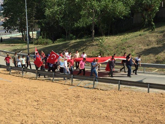 Zincirlikuyu’da Toplanan Kalabalığın Köprüye Gitmesine İzin Verilmedi