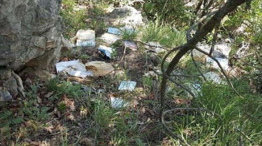 Pamukova'da U&ccedil;uruma Atılan Fethullah G&uuml;len Kitapları Bulundu