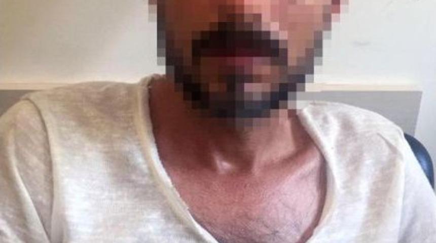 Parkta Turistlere Uyuşturucu Sattığı Iddiasıyla Yakalandı