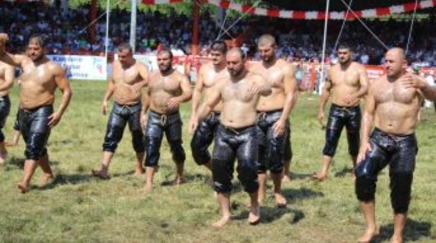 Er Meydanı&rsquo;nda Başpehlivanlık İkinci Tur G&uuml;reşleri Sona Erdi