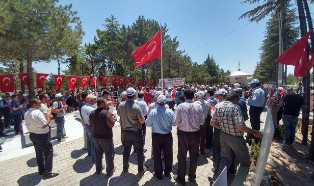 Kahraman Şehit Halisdemir’in Kabrine Ziyaretçi Akını