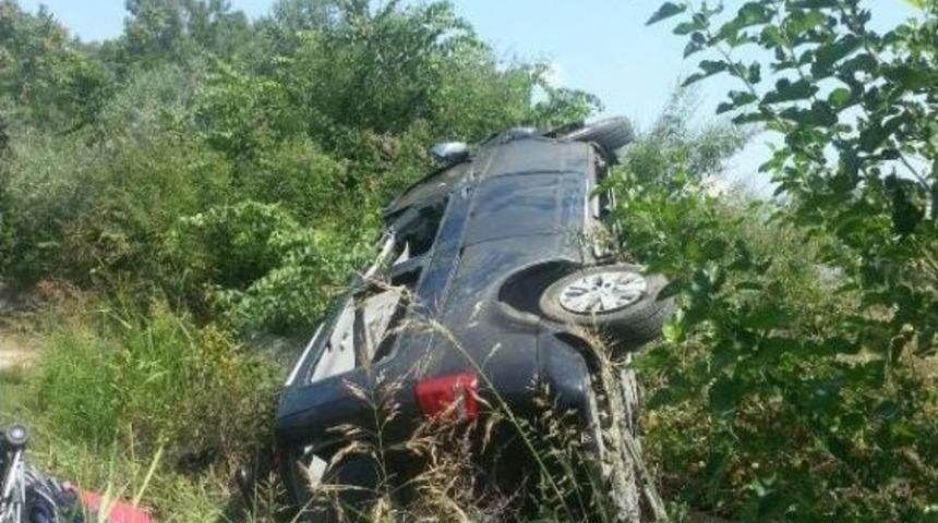 Tur Minib&uuml;s&uuml; Devrildi: 10 Yaralı