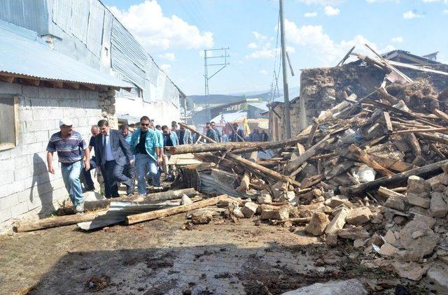 Erzincan’da Otlardan Çıkan Yangın 9 Evi Kül Etti