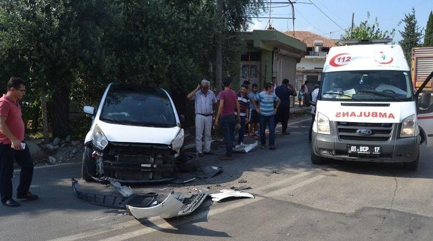 Adana&rsquo;da Otomobil Tır İle &Ccedil;arpıştı: 1 Yaralı