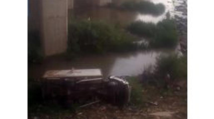 Kars&rsquo;ta Kamyon K&ouml;pr&uuml;den U&ccedil;tu: 1 &Ouml;l&uuml;, 1 Yaralı