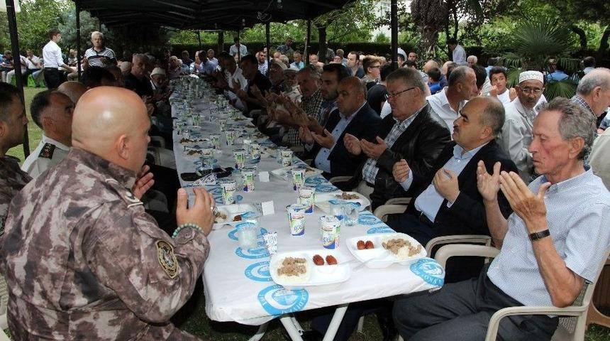 Şehit Emniyet M&uuml;d&uuml;r&uuml; Baba Evinde Mevlitle Anıldı