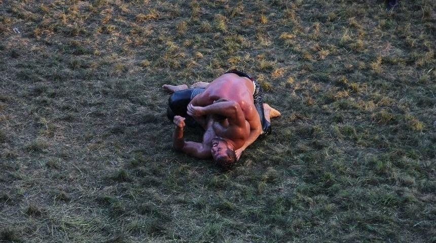 Son Şampiyon Kırkpınar&rsquo;ın İlk G&uuml;n&uuml;nde Elendi