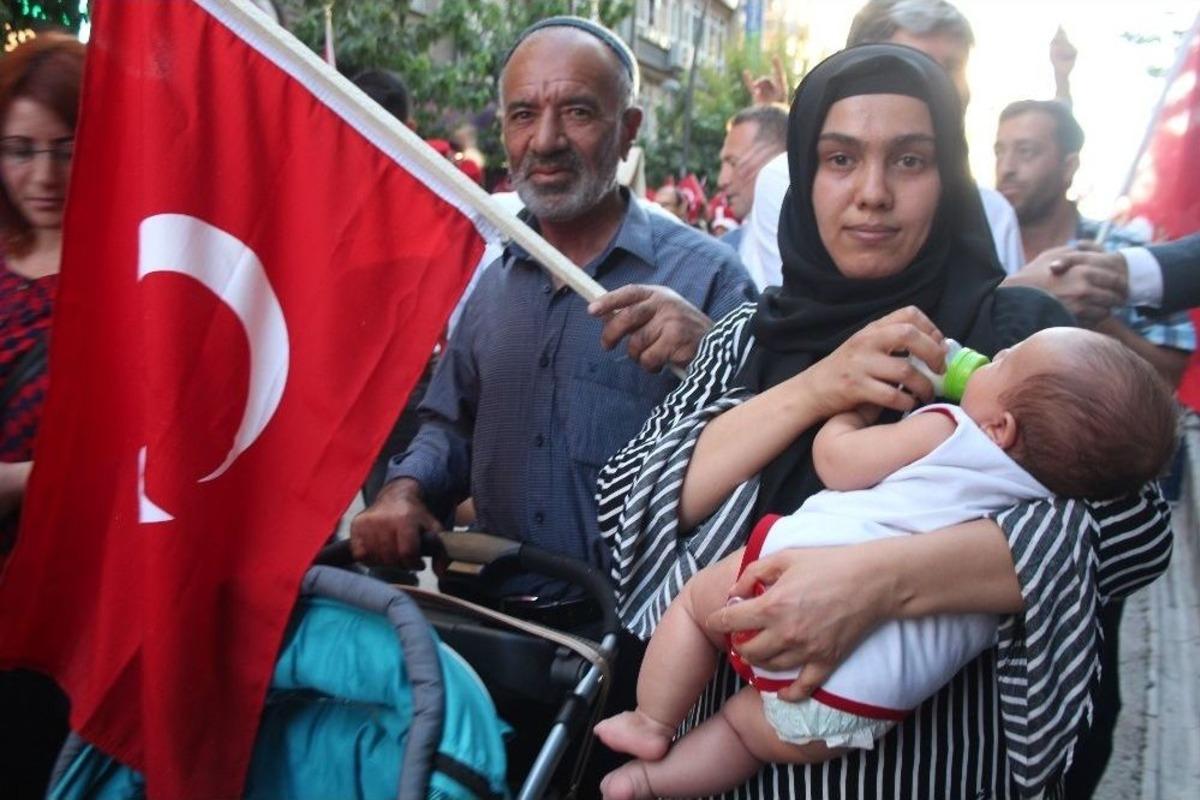 Elazığ&rsquo;da "demokrasi Ve Milli Birlik Y&uuml;r&uuml;y&uuml;ş&uuml;"