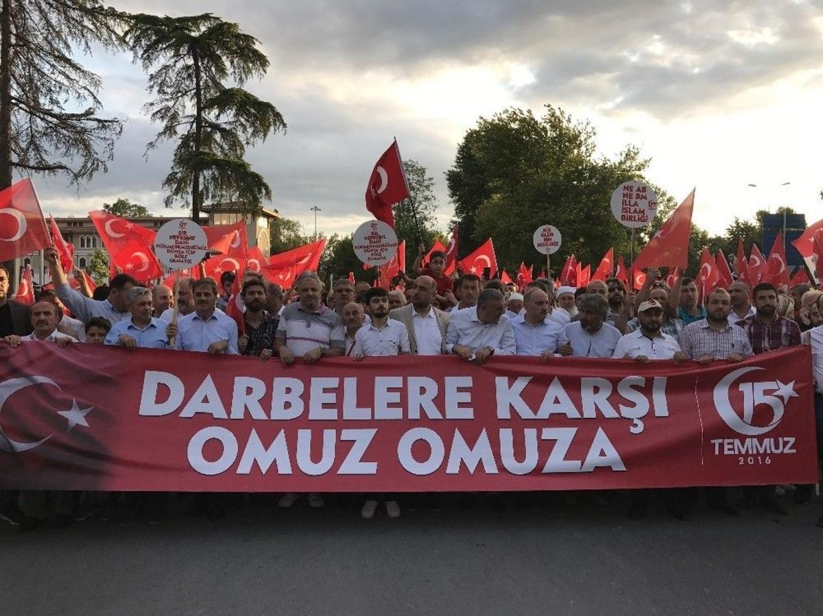 Sakarya&rsquo;da B&uuml;y&uuml;k Milli İrade Y&uuml;r&uuml;y&uuml;ş&uuml; Binlerce Kişinin Katılımıyla Ger&ccedil;ekleşti