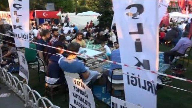 İbb Önünde Toplanmalar Başladı