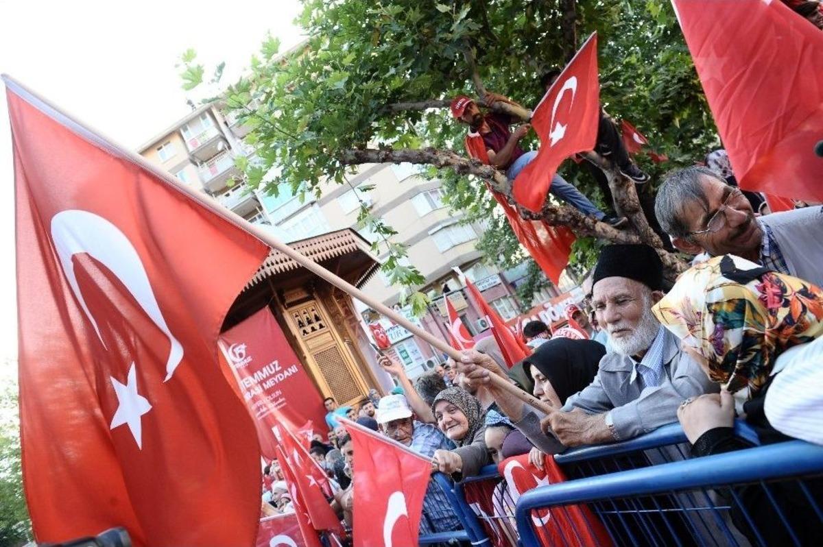 Bursa&rsquo;da Demokrasi Meydanı Coşkulu T&ouml;renle A&ccedil;ıldı