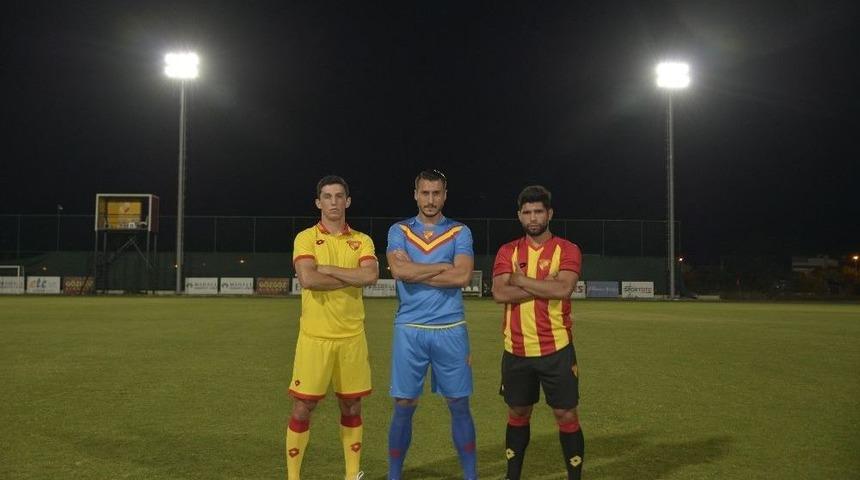 G&ouml;ztepe Yeni Formalarını Tanıttı