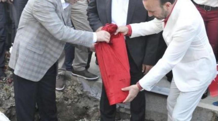 İzmit'te Parka '15 Temmuz Zaman Kaps&uuml;l&uuml;' G&ouml;m&uuml;ld&uuml;