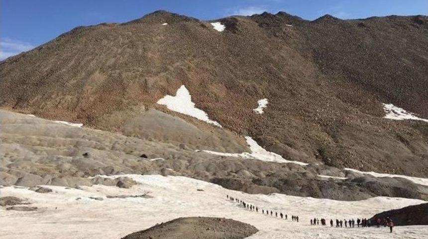 S&uuml;phan Dağına 15 Temmuz Zirve Tırmanışı
