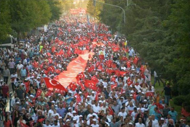 Diyarbakır'da Milli Birlik Yürüyüşü