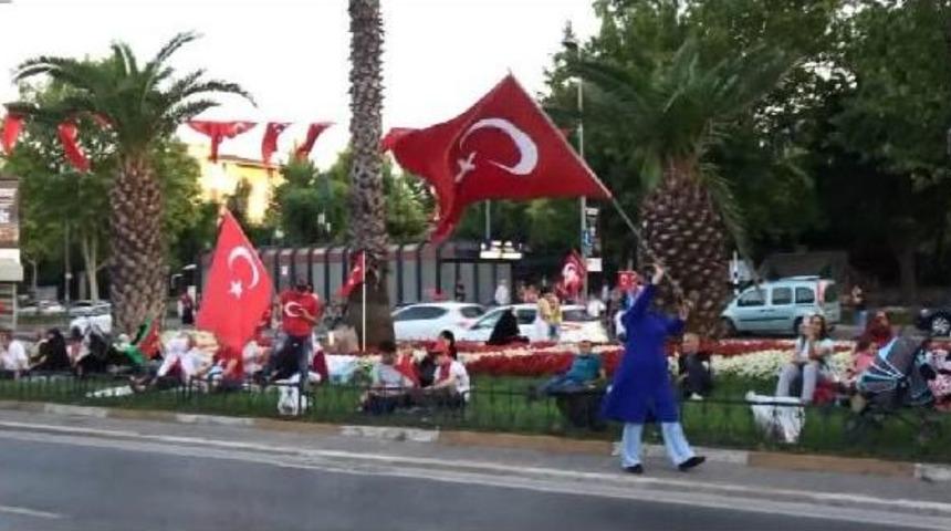 Vatan Caddesi'nde "demokrasi N&ouml;beti"