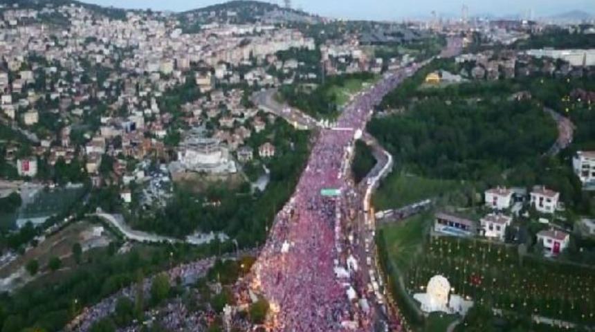 Başbakan Yıldırım &Ccedil;engelk&ouml;y'den K&ouml;pr&uuml;ye Y&uuml;r&uuml;d&uuml; (2)